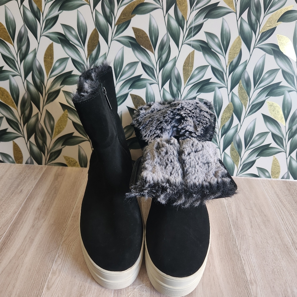 J/Slides NYC Tristan 9.5 Black Suede Waterproof Sneaker Bootie Fur Lined $178